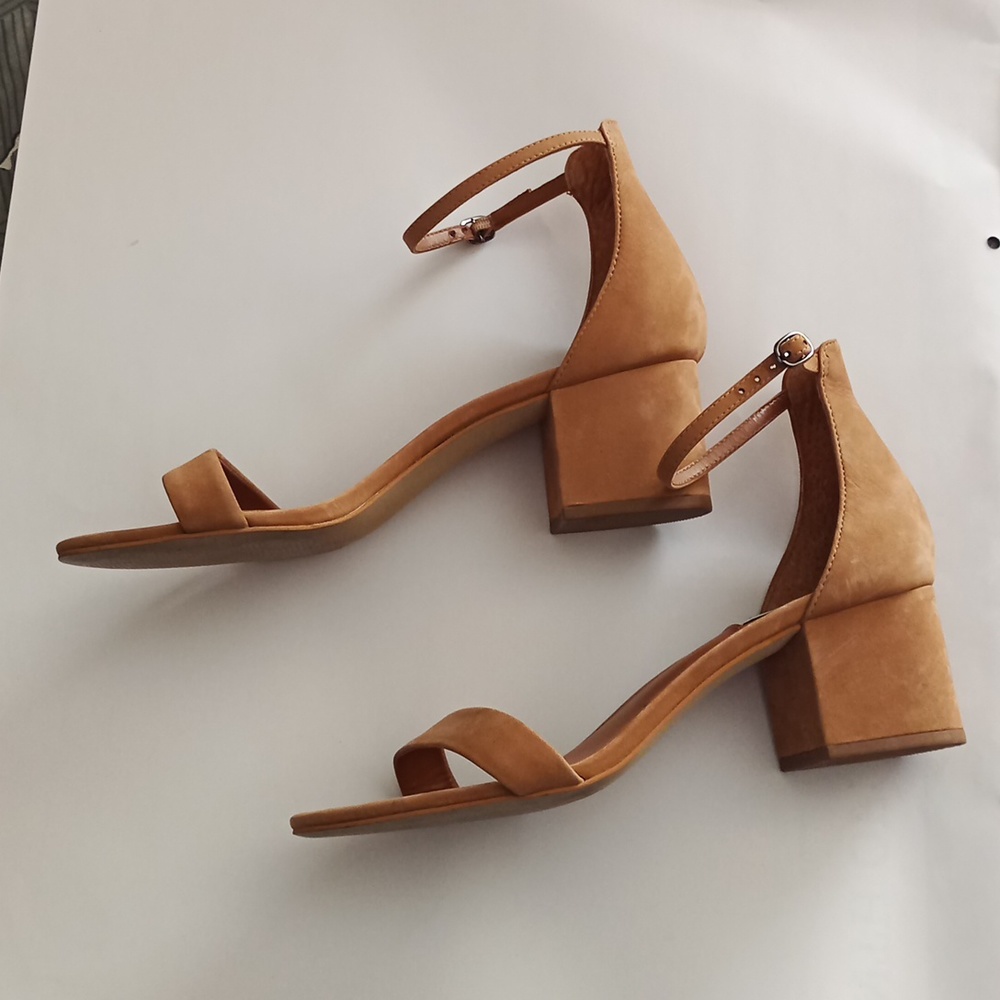 "IRENE" STEVE MADDEN STRAP SANDALS - Picture 1 of 7